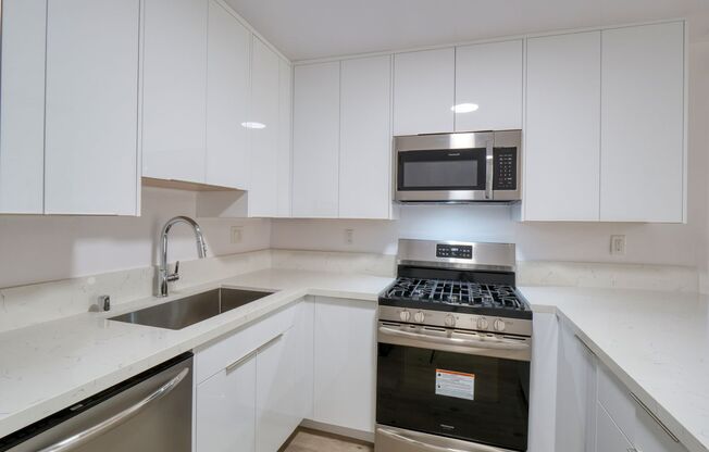 3232 W. Avenue 32