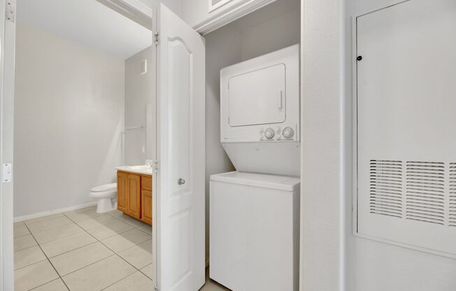 2 beds, 2 baths, $1,600, Unit # 1004