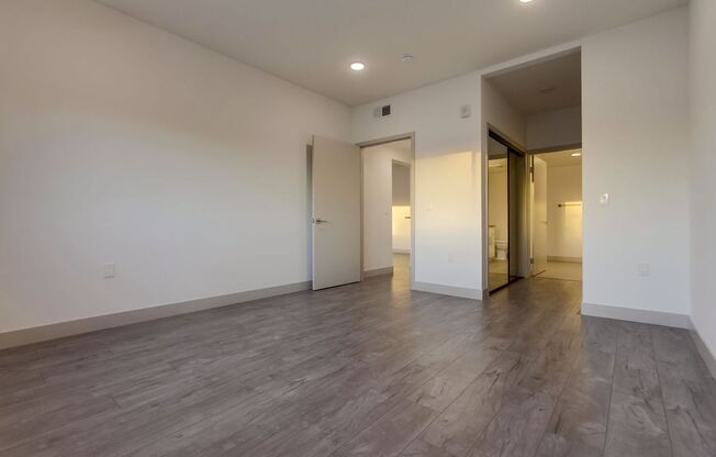 Camarillo Street (#477)