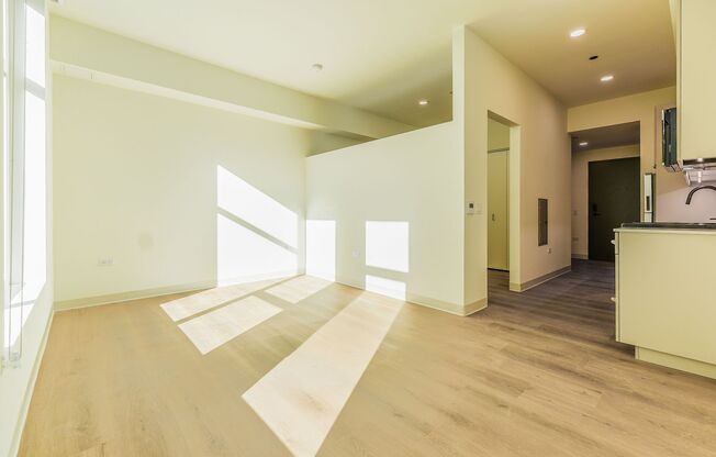 1 bed, 1 bath, 389 sqft, $2,575, Unit 310