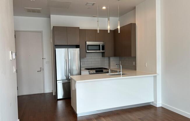 1 bed, 1 bath, 713 sqft, $4,500, Unit 23 C