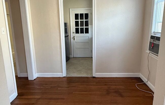 2 beds, 1 bath, $950