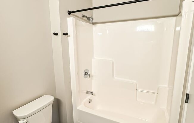 2 beds, 2 baths, 1,339 sqft, $1,940, Unit 124