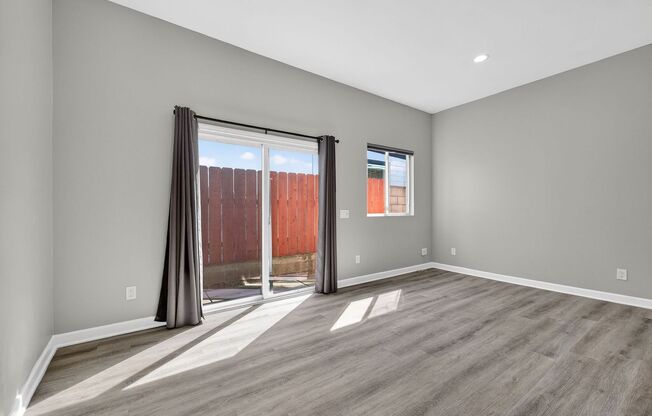 Cozy, perfectly located 2 bedroom unit in San Diego!