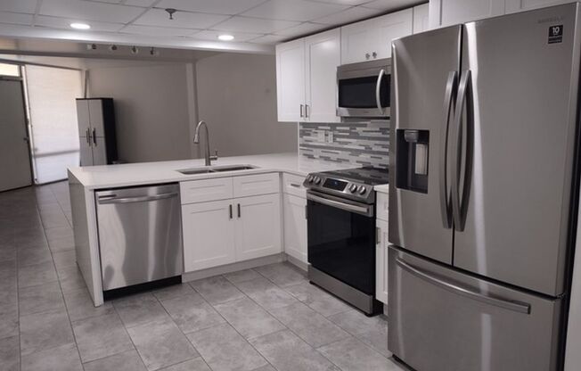 1 bed, 1 bath, $1,800, Unit Unit 416