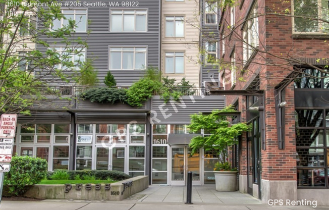 Perfect one bedroom corner unit in Capitol Hill