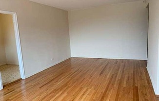 98 76 QUEENS BLVD
