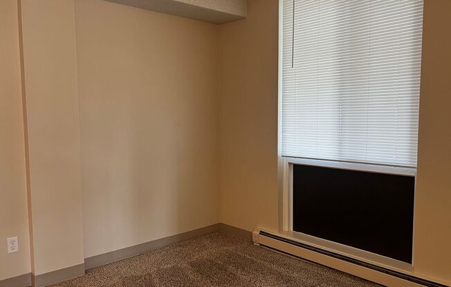 1 bed, 1 bath, 642 sqft, $1,050, Unit 108