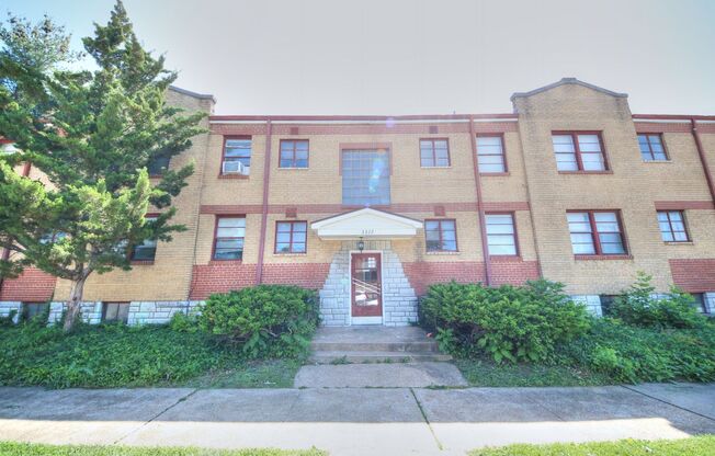 3322 Hereford St.