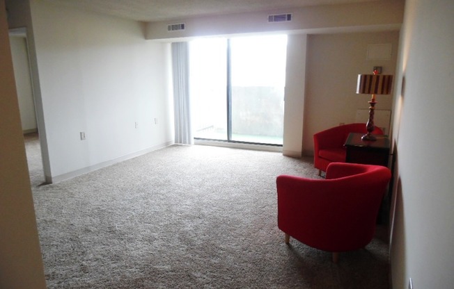 1 bed, 1 bath, 565 sqft, $1,436, Unit 1-0405