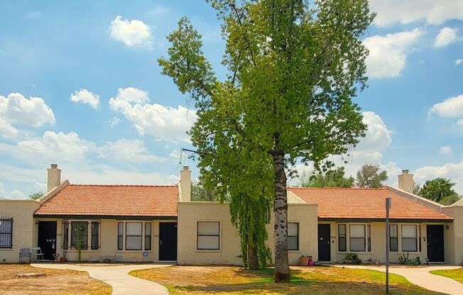 **AFFORDABLE 2 BEDROOM CONDO IN WEST PHOENIX – READY TO RENT!**