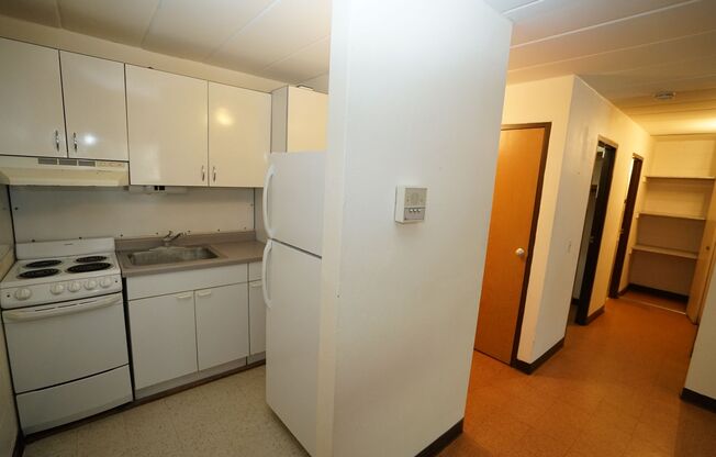 1 bed, 1 bath, $1,090, Unit 1F