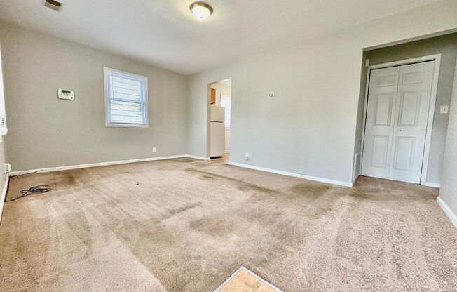 2 beds, 1 bath, $1,100