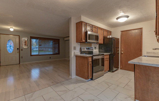 3 beds, 1 bath, $2,350