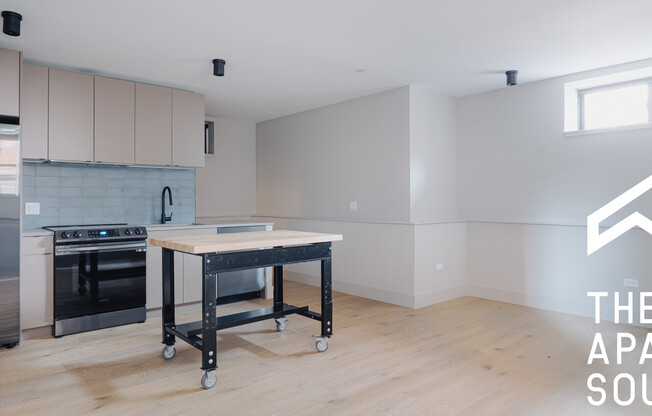 2228 N KEDZIE