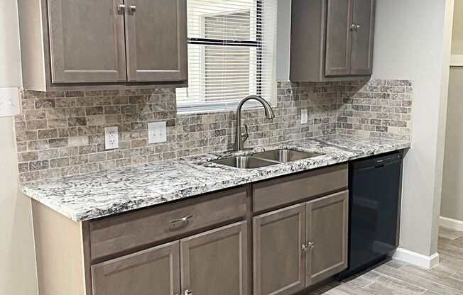 5917A Bedford Dr., Beaumont TX 77708