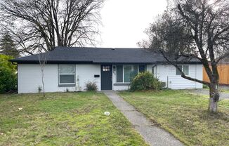 Beautifully renovated 3-bedroom home on a spacious 6,800 sq ft lot in Tacoma