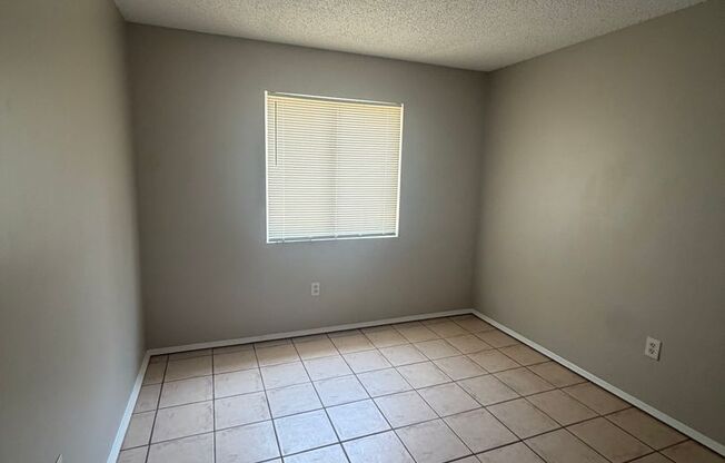 Charming 3-Bedroom Home in a Beautiful Sanford / Lake Mary Community with Community Pool