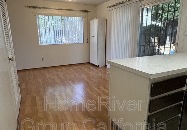 6325 SEYFERTH WAY