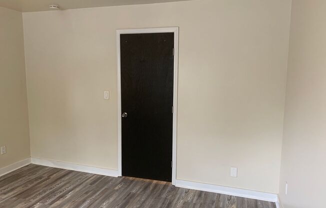 1 bed, 1 bath, 600 sqft, $900, Unit 5-1911