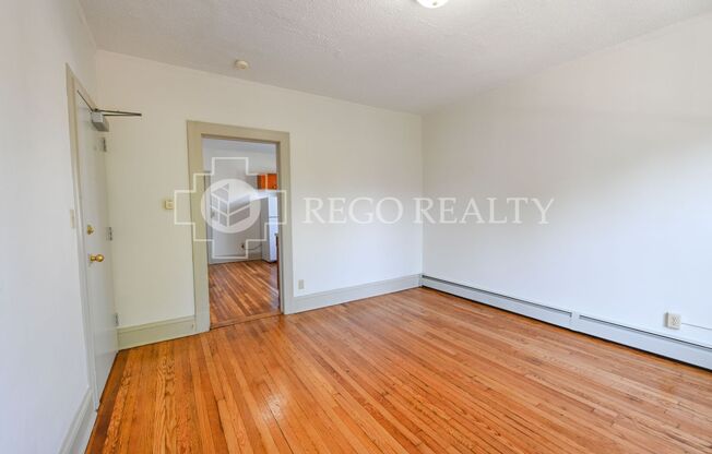 1 bed, 1 bath, 685 sqft, $1,300, Unit 60B1