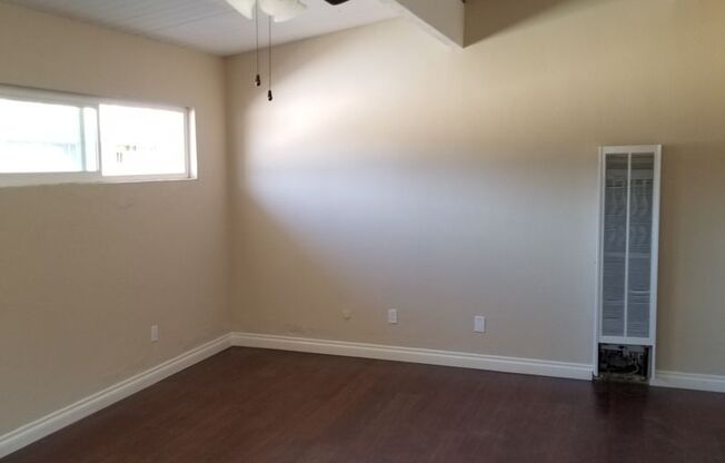 3 beds, 1 bath, 1,200 sqft, $3,350, Unit 7