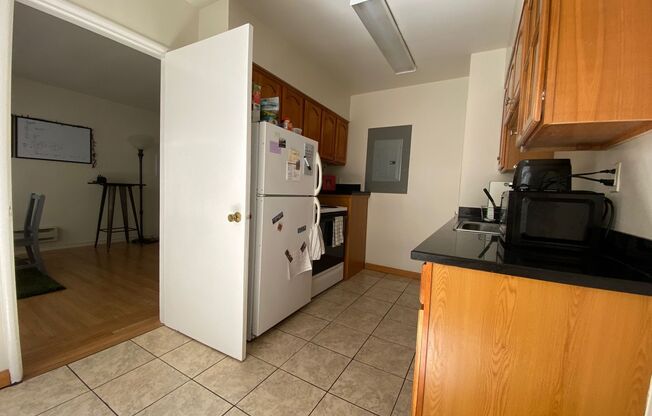 1 bed, 1 bath, 570 sqft, $2,295, Unit 110