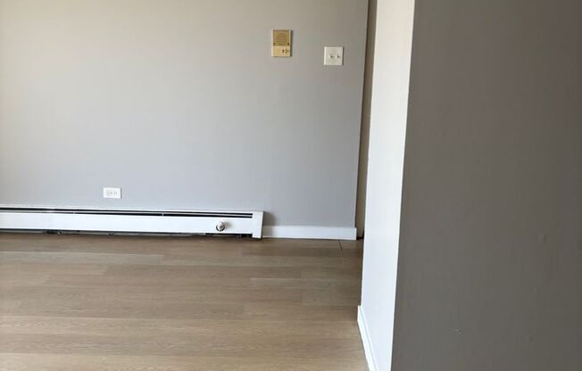 2 beds, 1 bath, 865 sqft, $1,695, Unit Building 1-3C