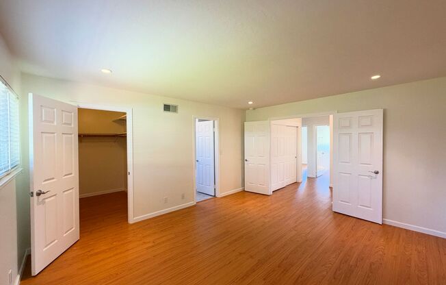 3 beds, 2.5 baths, $6,895
