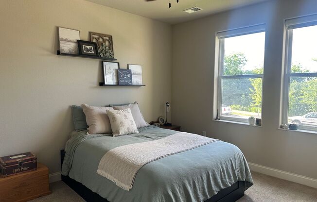1 bed, 1 bath, 871 sqft, $1,675, Unit 334