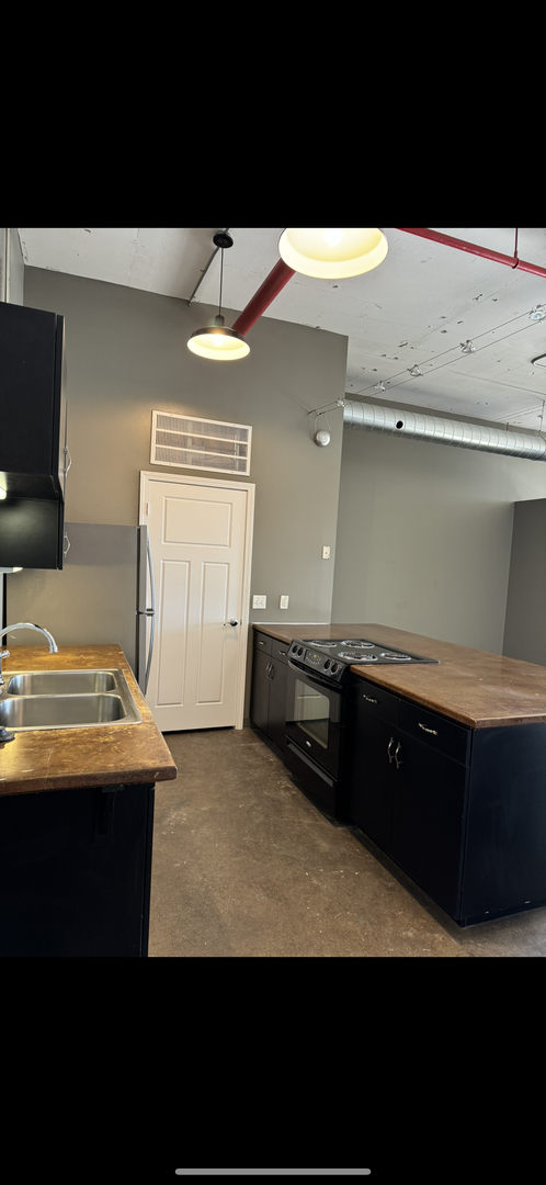 1 bed, 1 bath, 1,301 sqft, $820, Unit 526