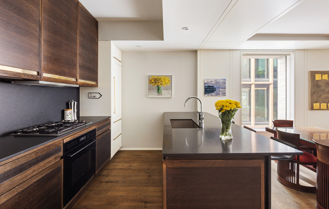 345 W 14 ST