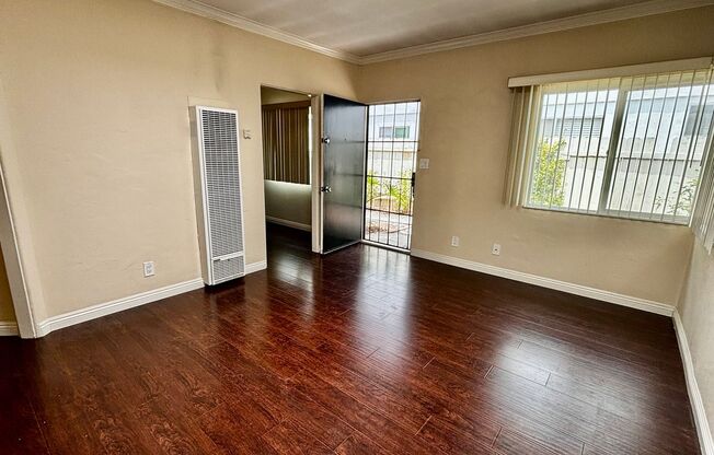 Bright and Spacious 1 Bed/1 Bath Pacific Beach/North Crown Point