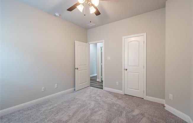 7808 COTTONWOOD DR