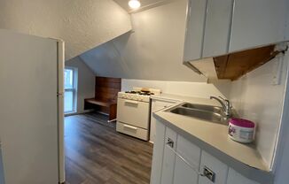 1 bed, 1 bath, 600 sqft, $725, Unit UNIT 4