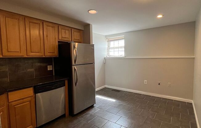 2 beds, 1 bath, $2,000