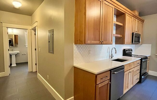 1 bed, 1 bath, $2,095