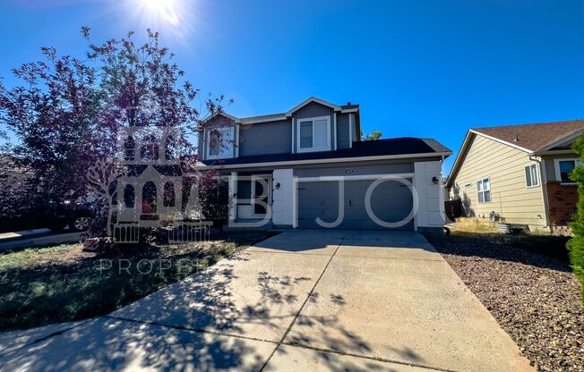 Beautiful Home right outside Fort Carson Gate 4