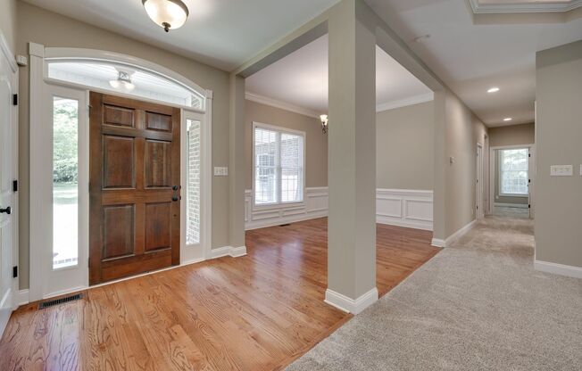Beautiful 3 bedroom 2 bath Ranch with Bonus room in Lake Wylie!