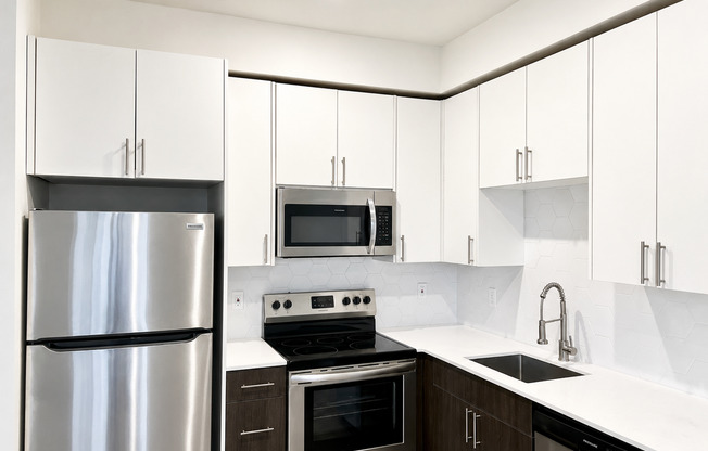 4 WEEKS FREE RENT! Brand New Modern Units in N. Tabor Neighborhood