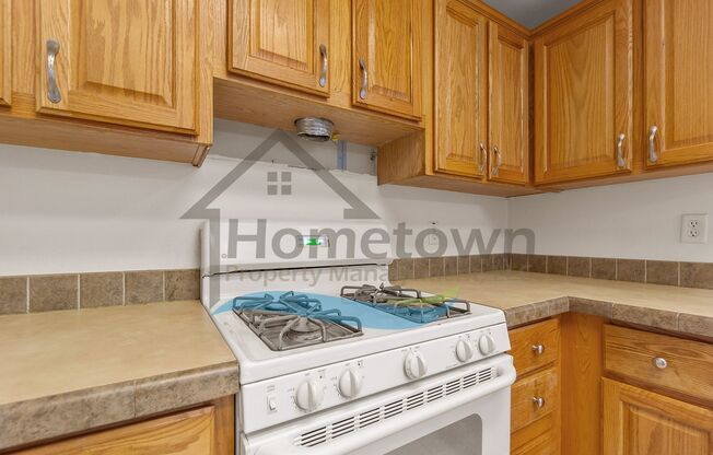 3 beds, 2 baths, $1,550, Unit Space 44