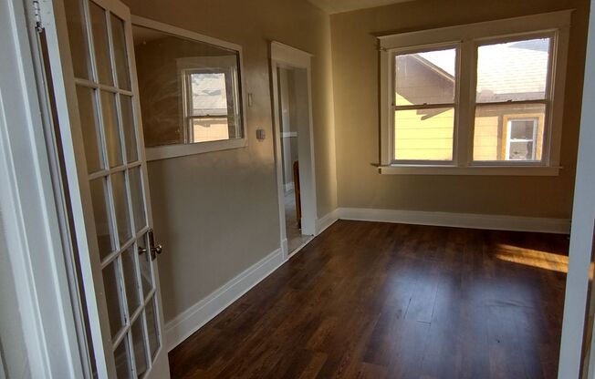 3 beds, 1 bath, $1,400, Unit 3