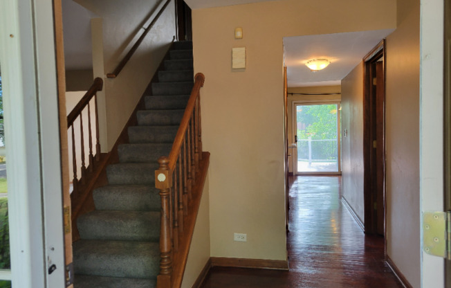 4 TAYLOR CT
