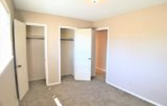 3 beds, 1 bath, $1,300