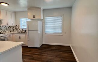 2 beds, 1 bath, 900 sqft, $2,200, Unit 04