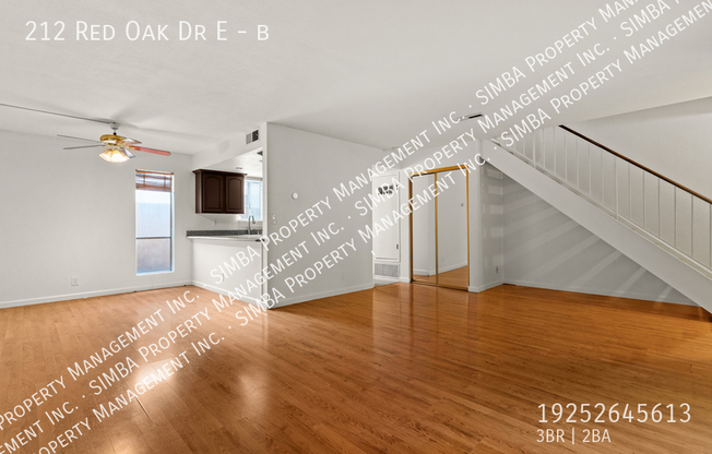 212 RED OAK DR E