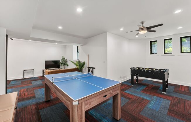 3 beds, 1 bath, 609 sqft, $2,150, Unit 1552-3F