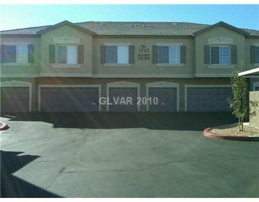 Coming Soon! 10/15/25 Large 3bdrm, 2 bath, 2 car garage