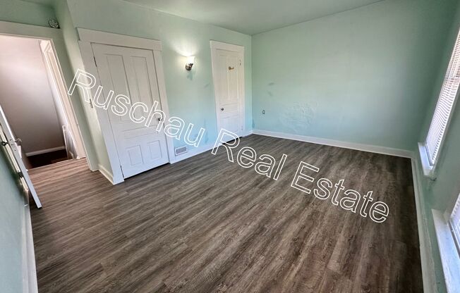 2 beds, 1 bath, $1,045