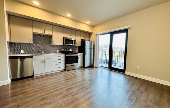 Studio, 1 bath, 346 sqft, $1,350, Unit 417-213